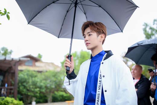 《追球》高燃开机 李汶翰本色出演热血少年